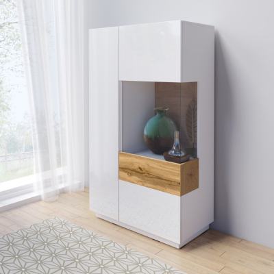 Vysoká komoda s prosklenou částí SHADI pravá, bílá + dub wotan